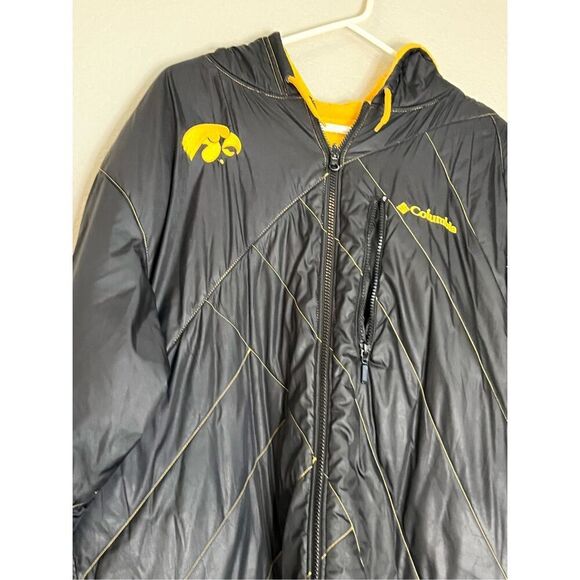 Columbia Iowa State Hawkeyes Reversible Puffer jacket  Size XL - Picture 3 of 7